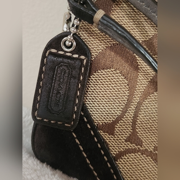 RARE COACH SIGNATURE BEADED WRISTLET Brown and Black Suede Trim - Picture 5 of 9